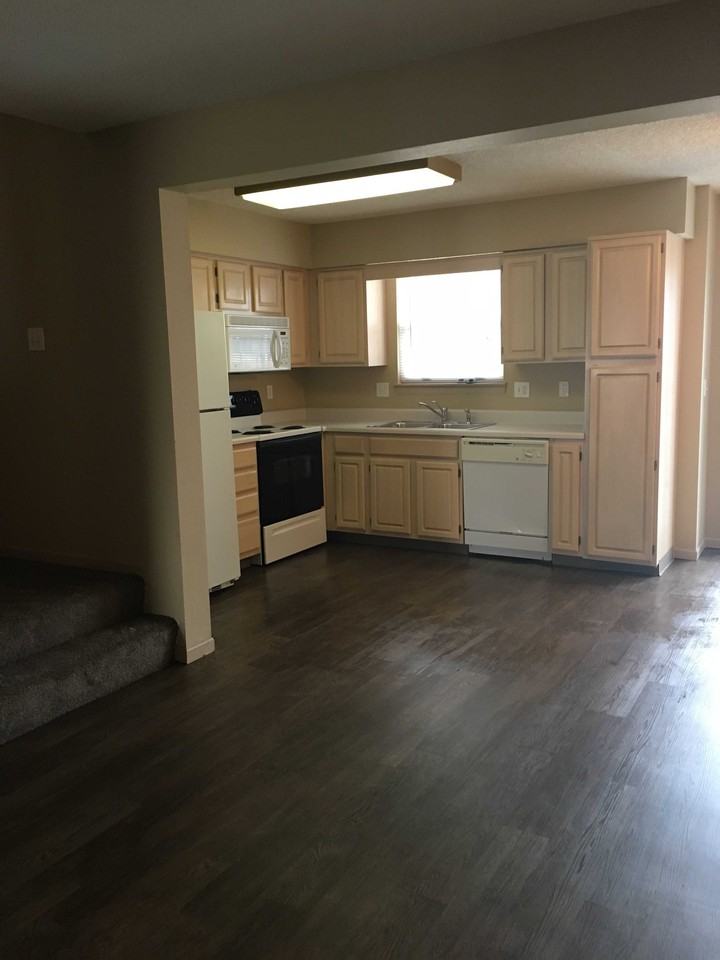 1003 Garden Way - Photo 2 of 10