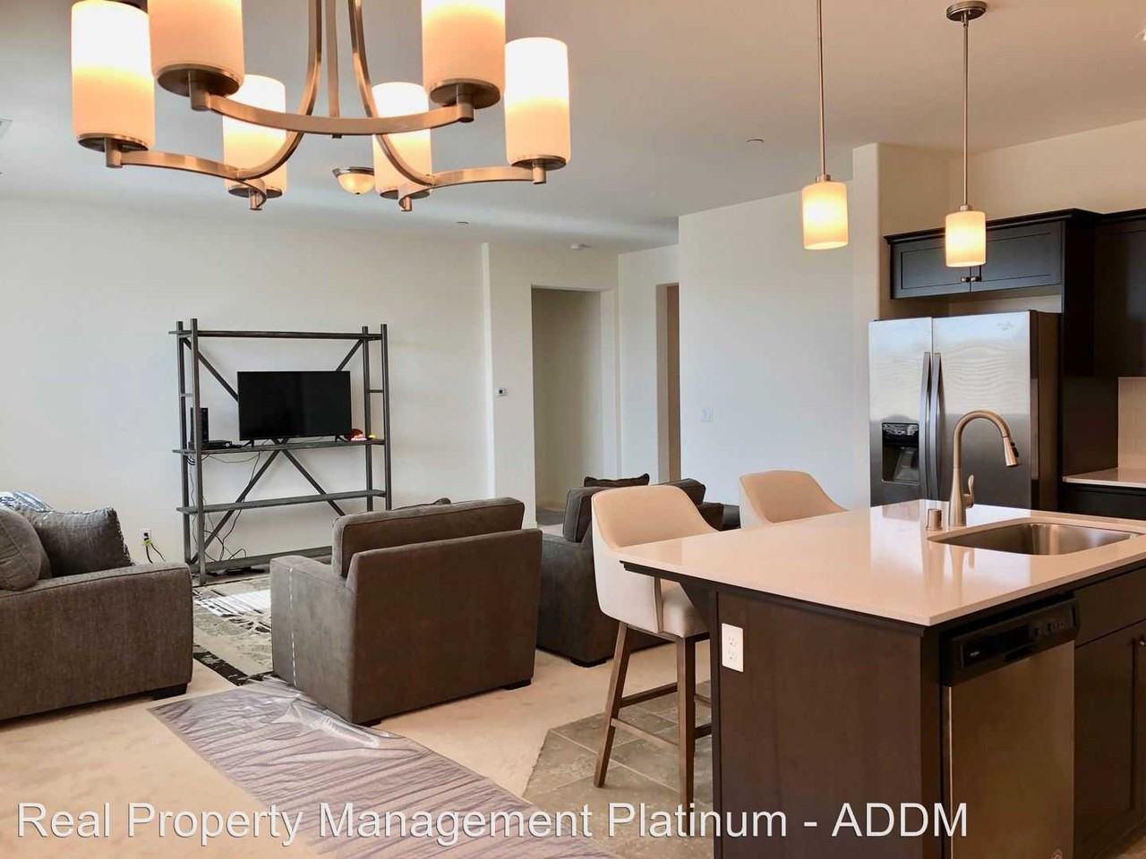 4442 N. Ensanada Ave. - Photo 3 of 10