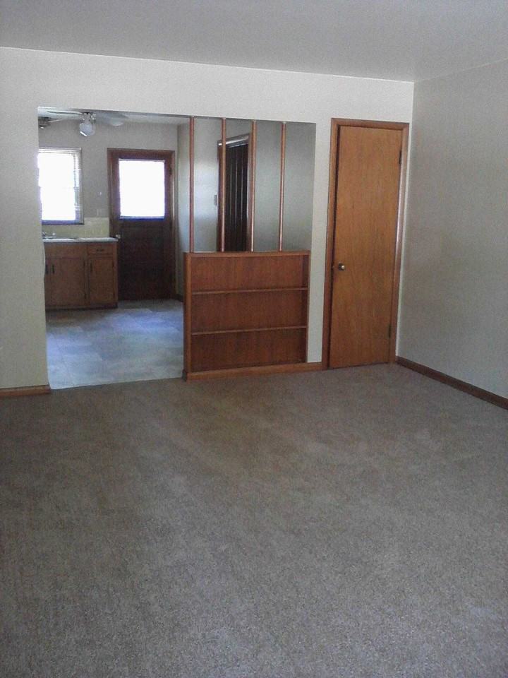 604 1/2 1/2 Se 5th St - Photo 3 of 3