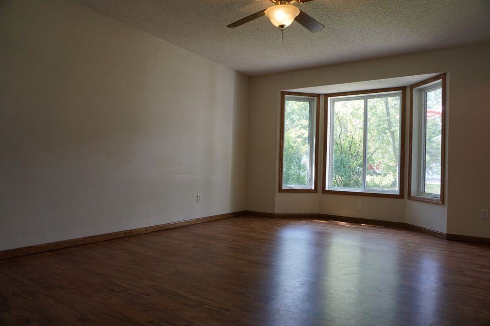 26715 Woodcrest Drive - Photo 2 of 28