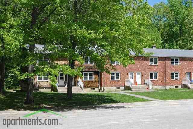 Willington Oaks Apartments - Photo 2 of 7