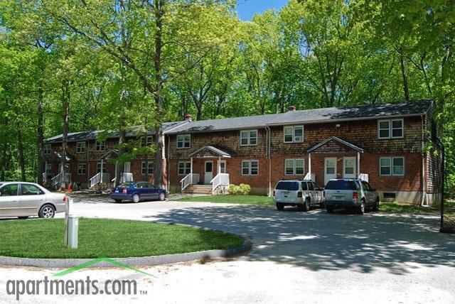 Willington Oaks Apartments - Photo 3 of 7