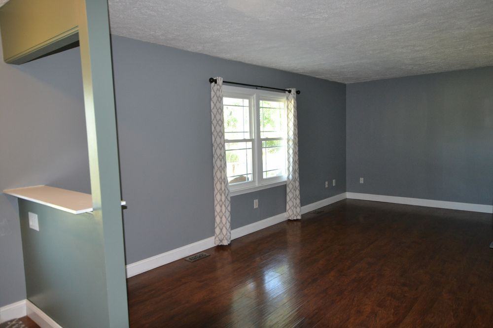 7047 Helm Drive - Photo 2 of 32