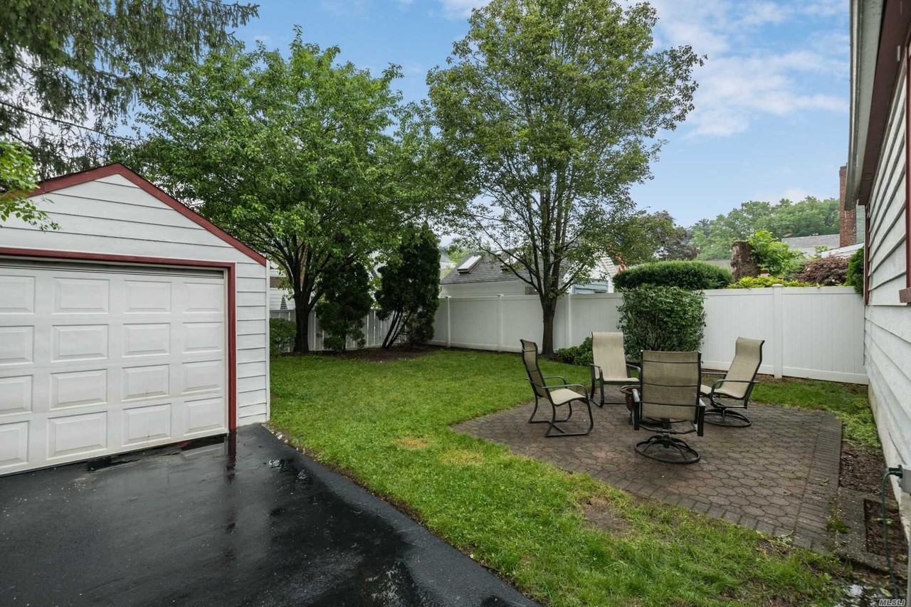 186A 186a Bellmore St - Photo 2 of 20