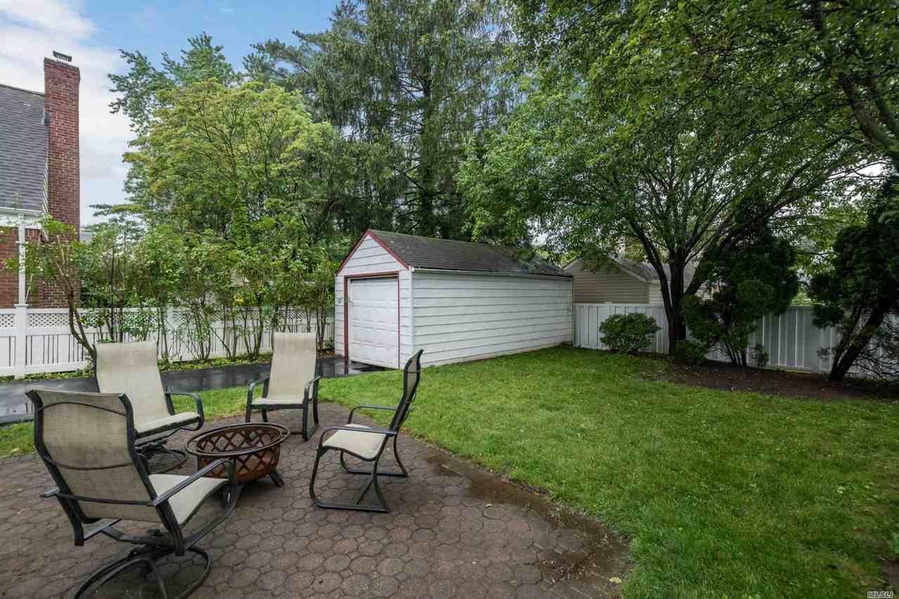 186A 186a Bellmore St - Photo 3 of 20