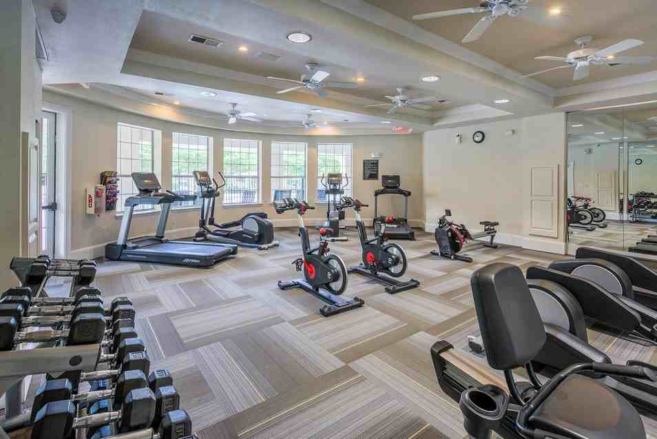 11430 Wellshire Commons Circle - Photo 3 of 7