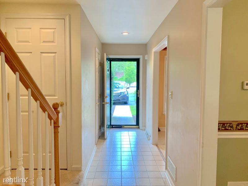 4073 Regiment Blvd - Photo 3 of 28