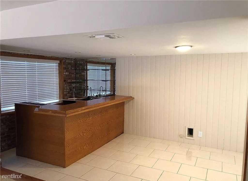 10070 Shady View St - Photo 3 of 14