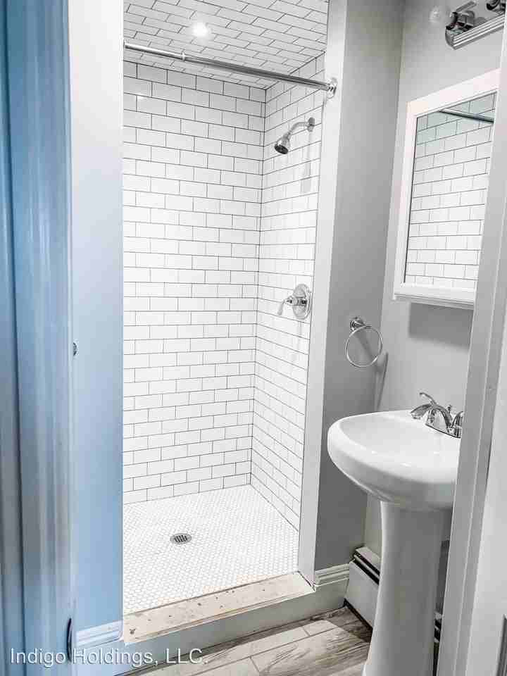 225 Waterman Avenue - Photo 3 of 4
