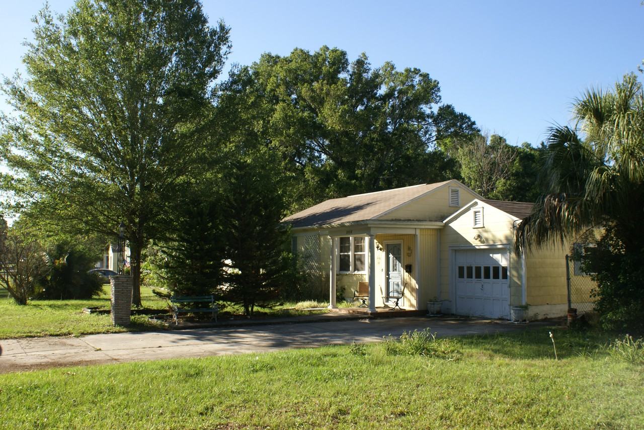 1008 W Beacon Ave - Photo 2 of 4