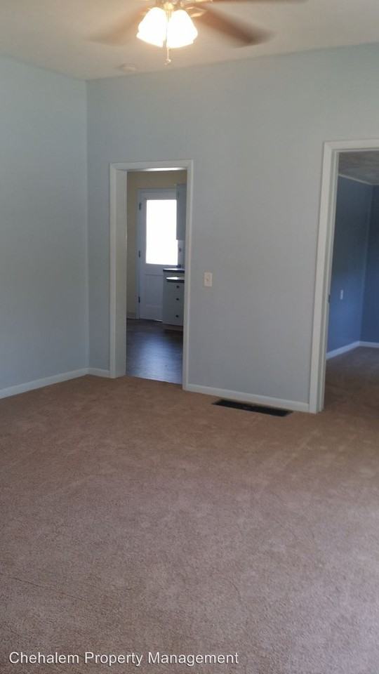 314 S. Chehalem St. - Photo 2 of 8
