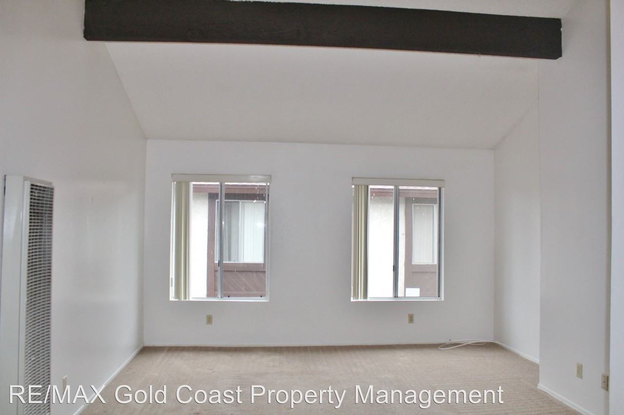 3445 S A St - Photo 3 of 8