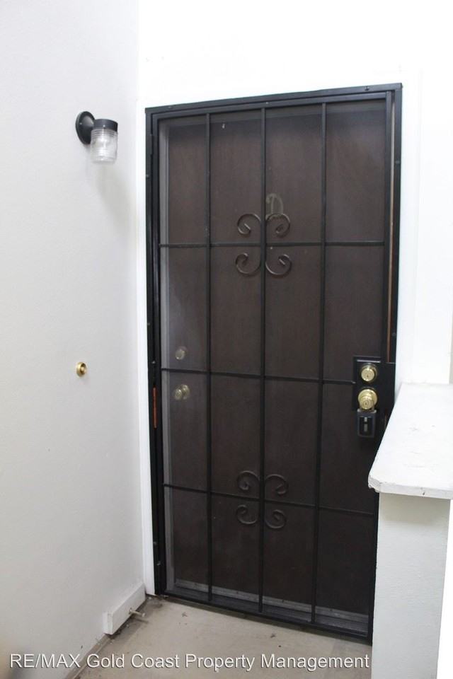 3445 S A St - Photo 2 of 8