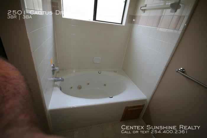 2501 Cactus Dr - Photo 2 of 17