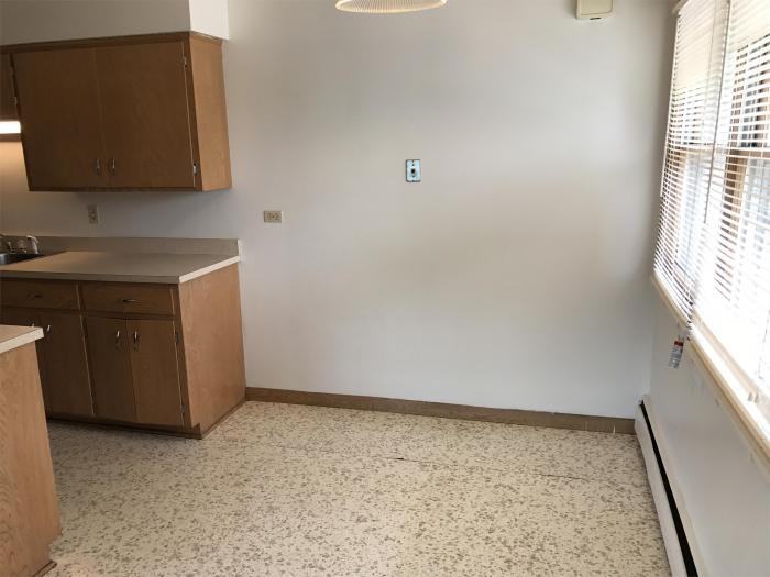 345 Silver St - 5 - Photo 3 of 10