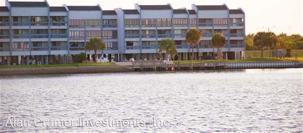 560 Pleasure Island Blvd - Photo 2 of 32