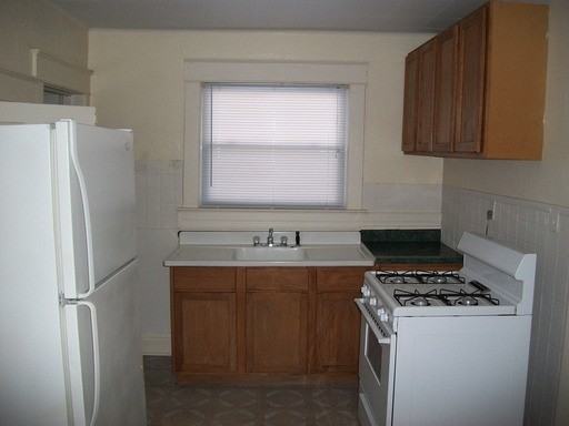 521 Howard St - Photo 3 of 8