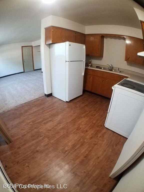 921 19th Street South - Photo 3 of 7