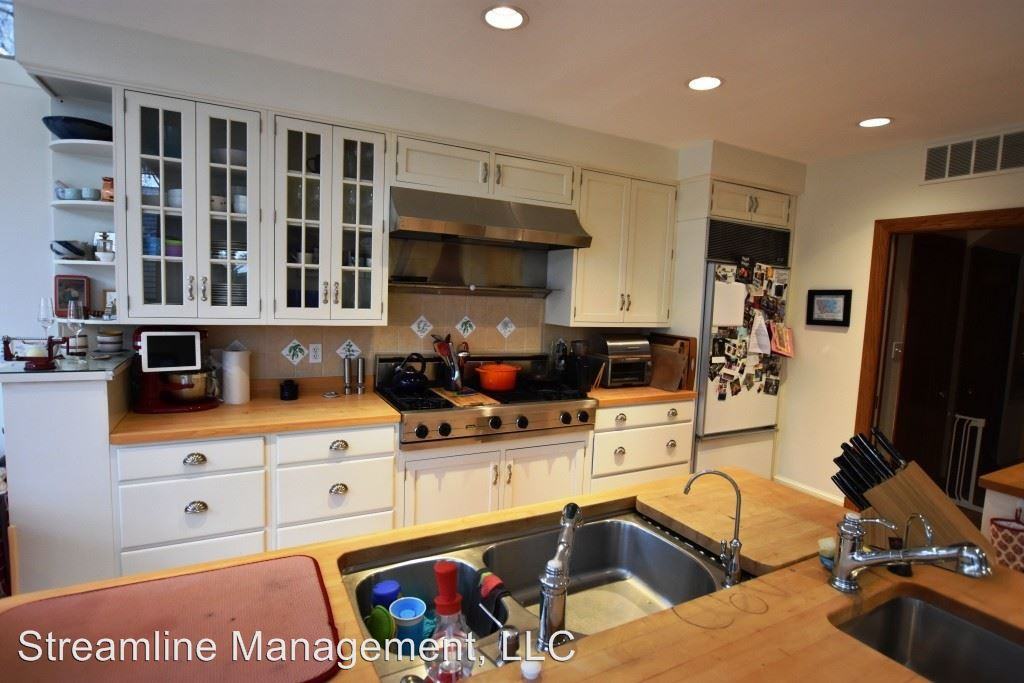 1220 Noyes Dr - Photo 3 of 30