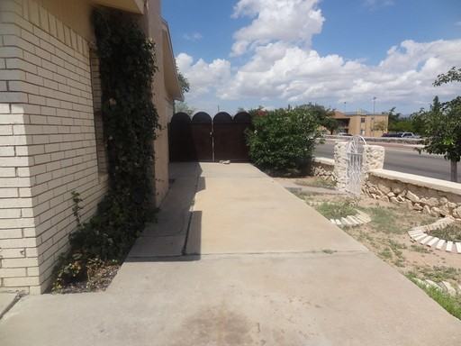 2213 Abril Dr - Photo 2 of 23