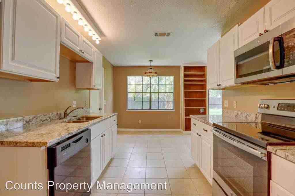 1807 Minnesota Ave - Photo 2 of 16