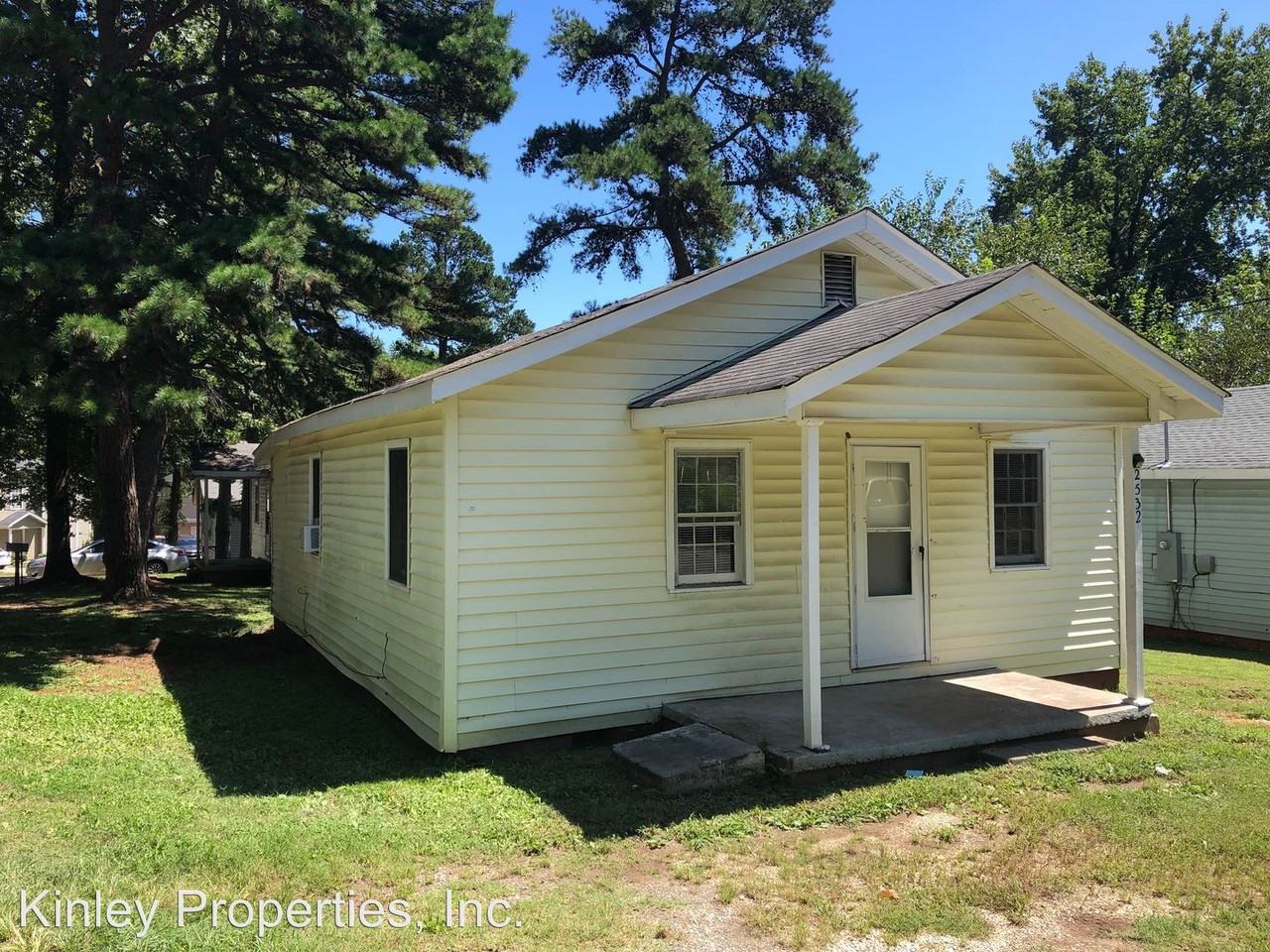 2532 Hemphill St - Photo 2 of 3