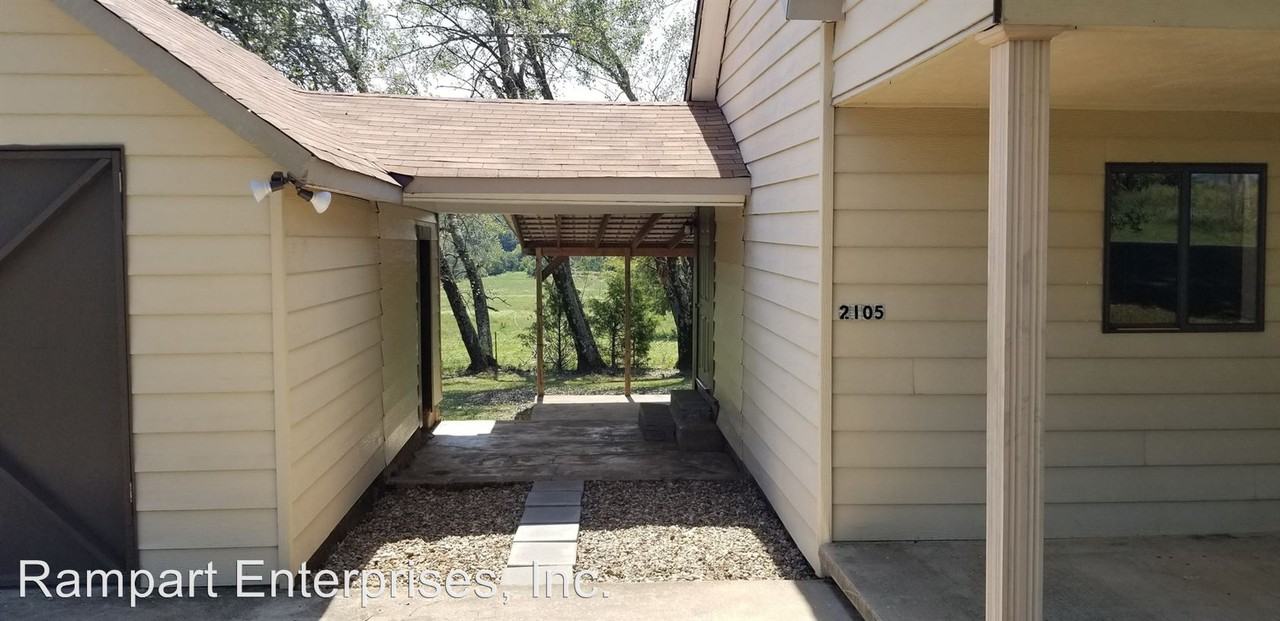 2105 W Denver St - Photo 3 of 14