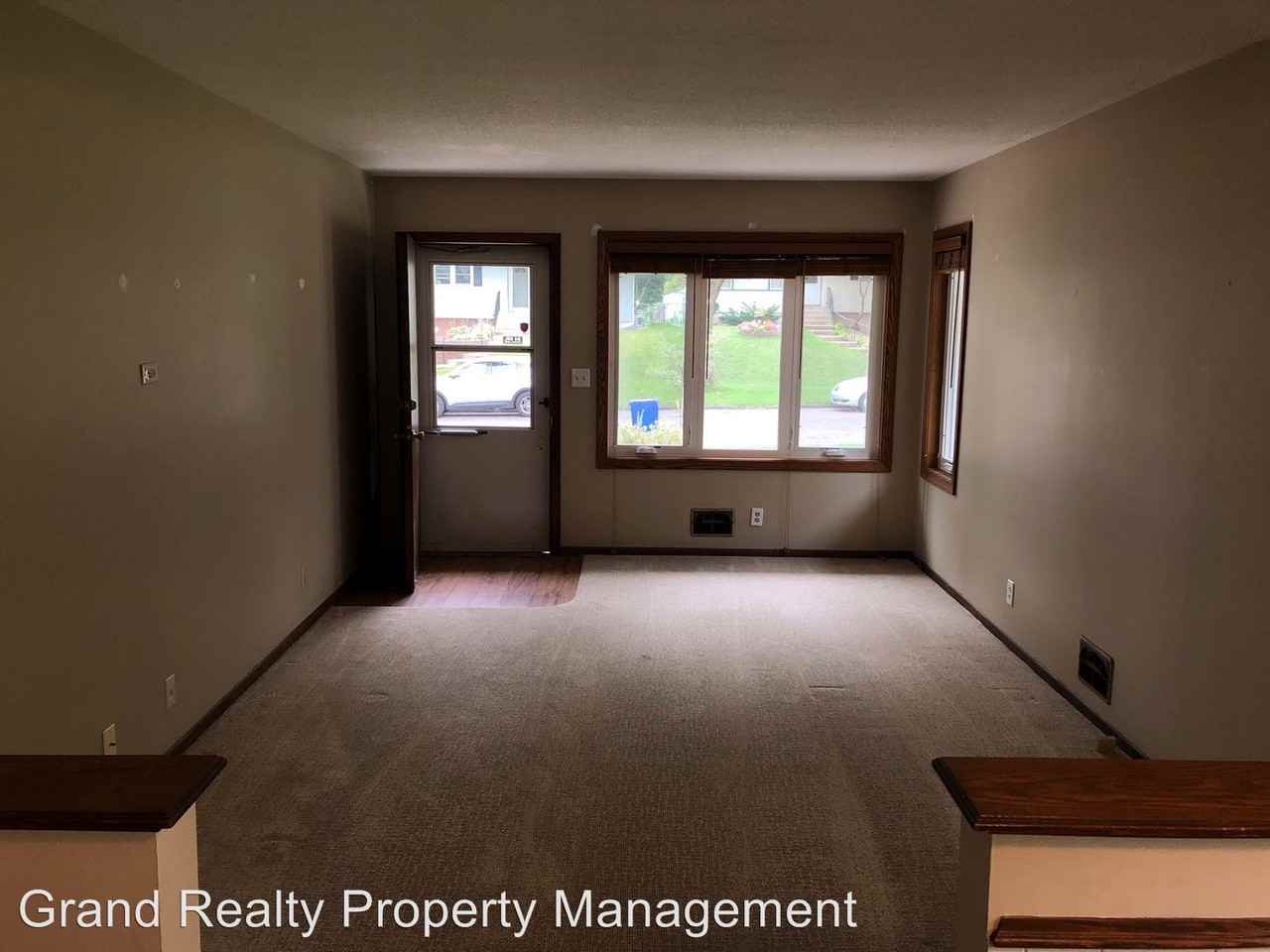 1677-1679 Leone Ave E - Photo 2 of 22