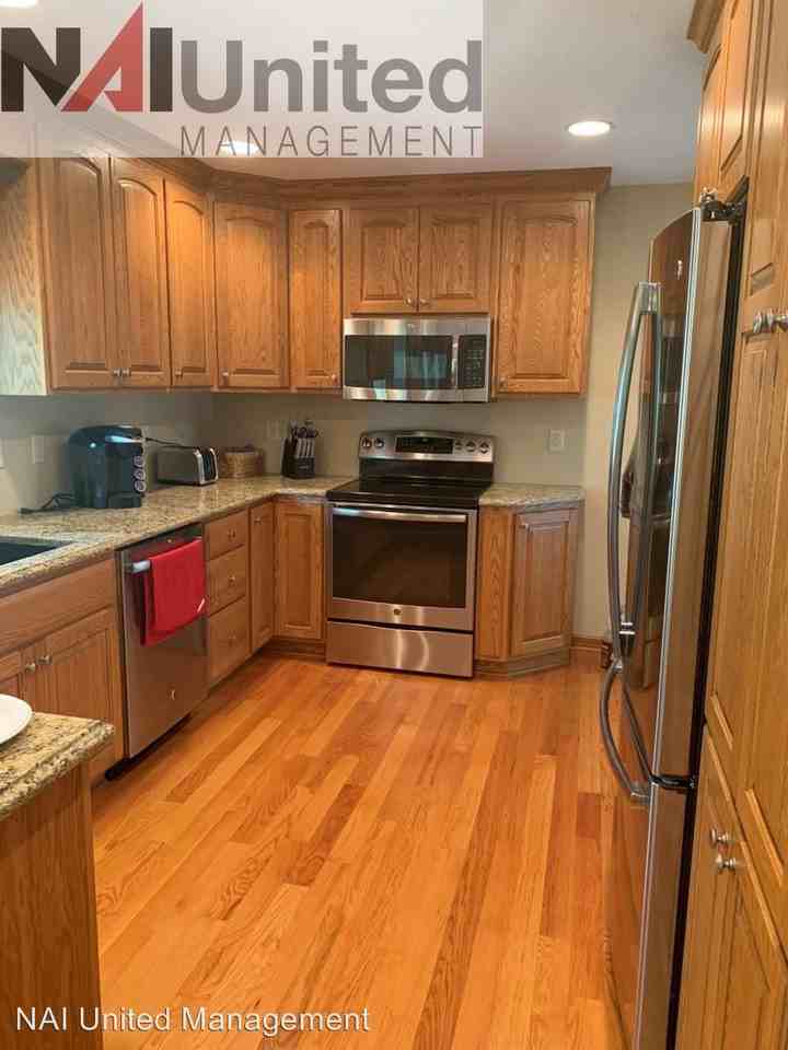 5701 Hayworth Ave - Photo 2 of 12