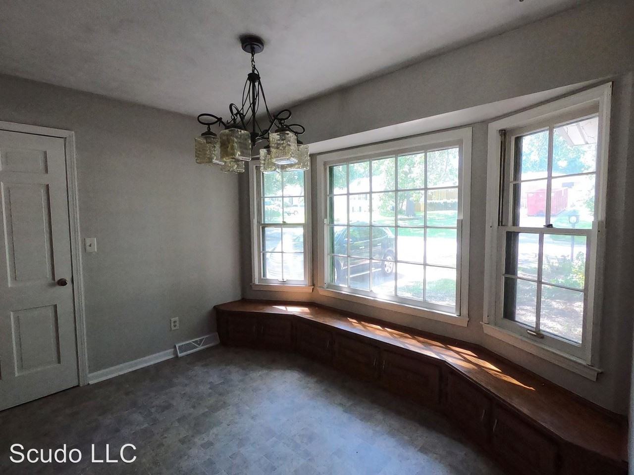 3611 S Poplar Ave - Photo 3 of 15