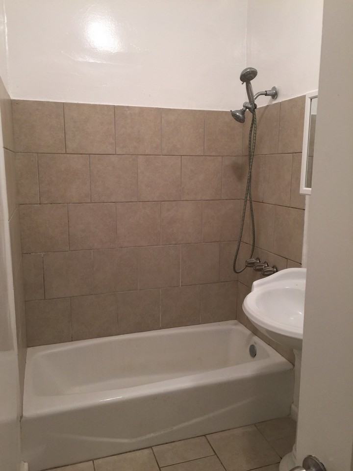 416 W Burnett St - Photo 3 of 7