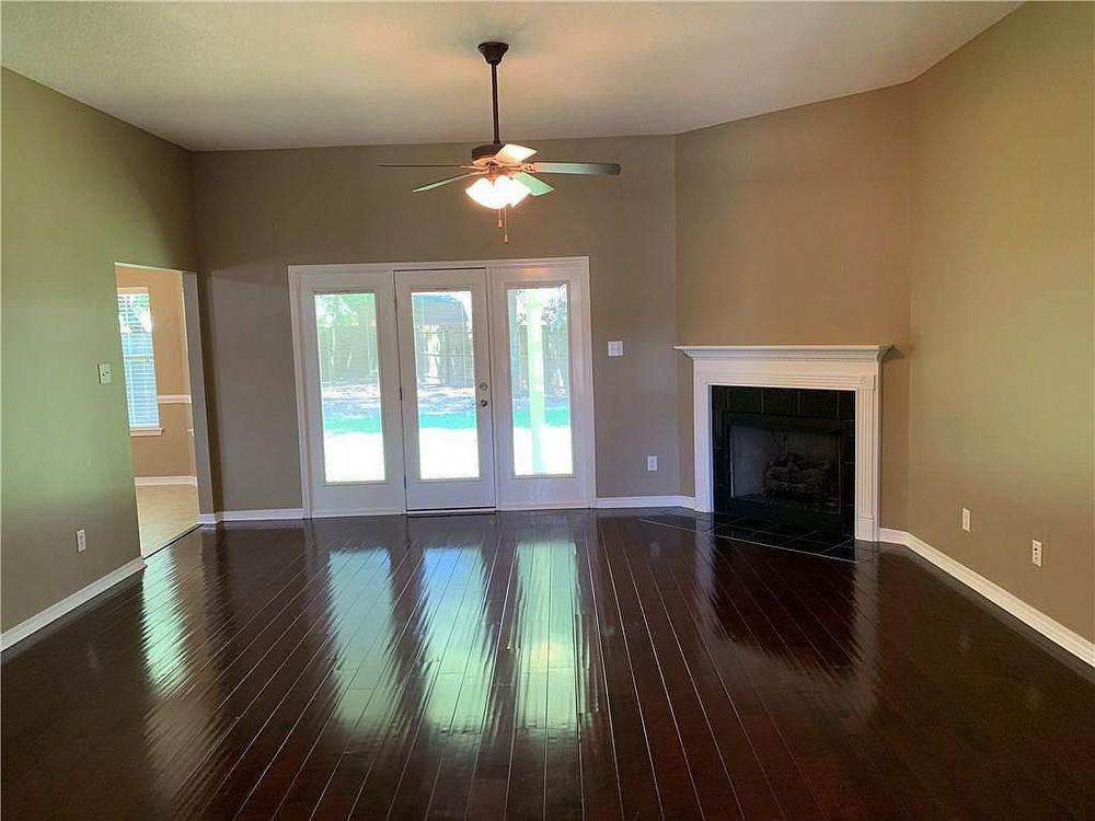 1832 Kendall Ct E - Photo 3 of 14