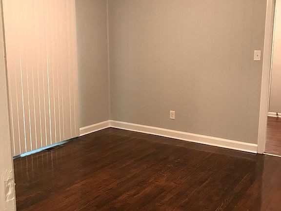 6106 Venetian Way Se - Photo 3 of 19