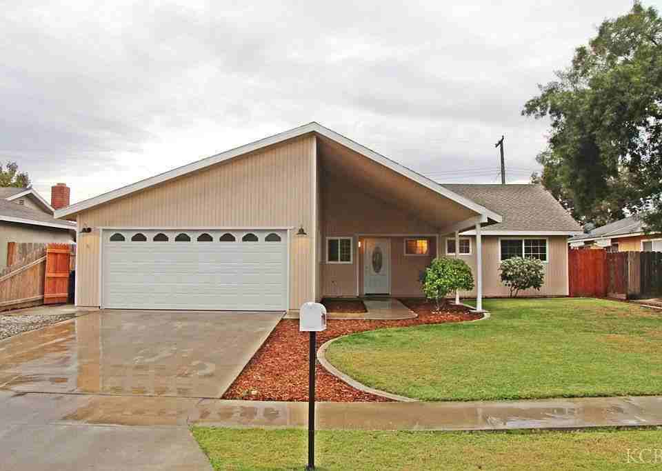 203 E Adrian Way - Photo 3 of 8