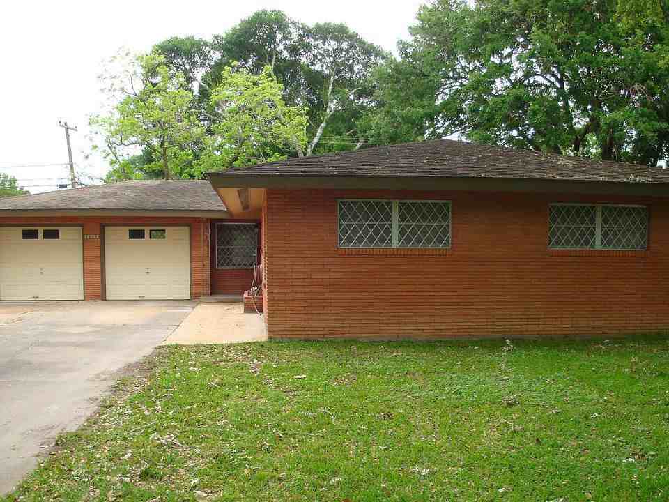1613 Highland Dr - Photo 2 of 18
