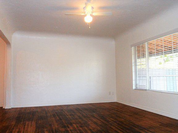 4053 42nd St - Photo 3 of 9