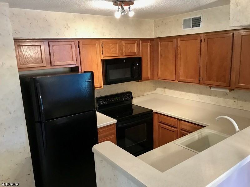 13 Stone House Ct - Photo 3 of 8