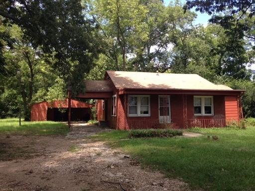 7240 Greenwood Rd - Photo 2 of 6