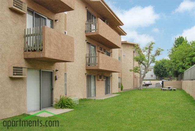 North Hills Willis Apartments - Photo 2 of 10