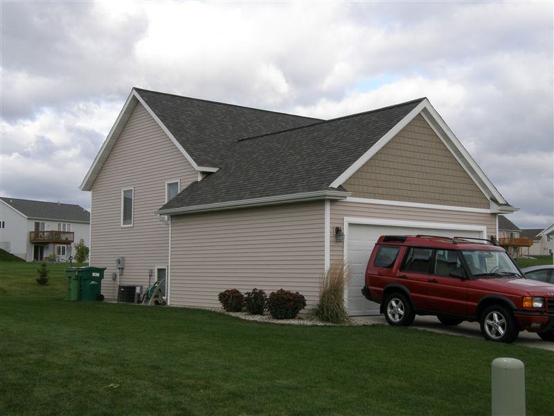 7109 Shady Knoll Drive Se - Photo 2 of 8