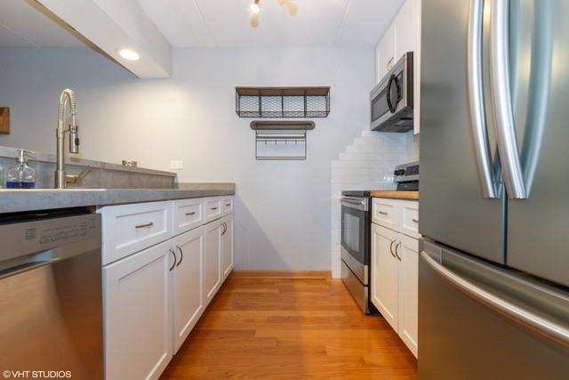 8820 S Mobile Ave 2f - Photo 2 of 10