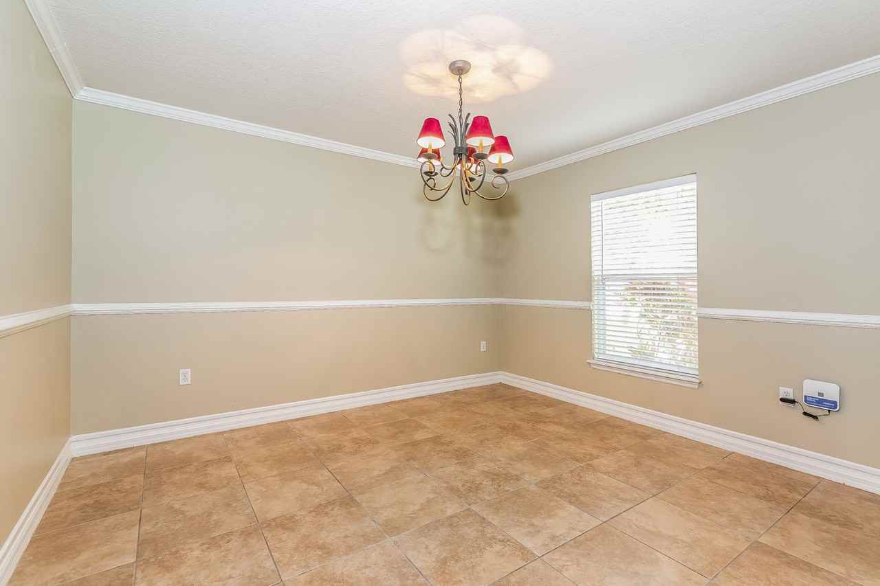 2091 Brookshire Cir - Photo 3 of 18