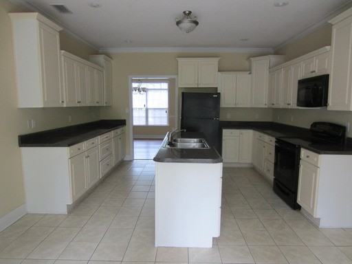 609 Sheavette Rd - Photo 3 of 10