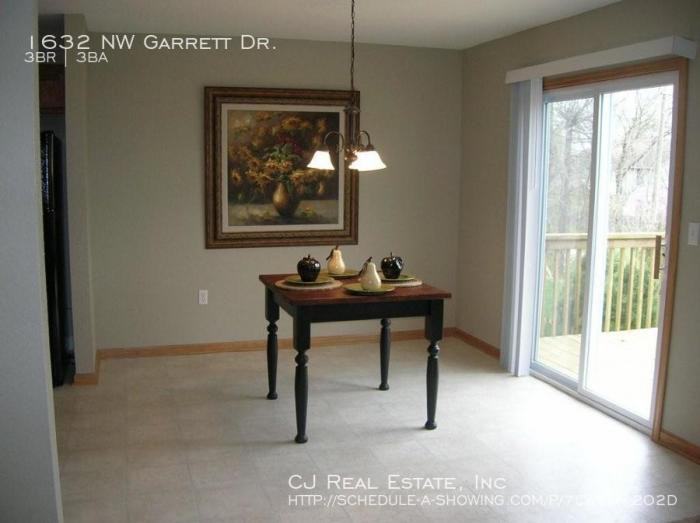 1632 Nw Garrett Dr. - Photo 3 of 8