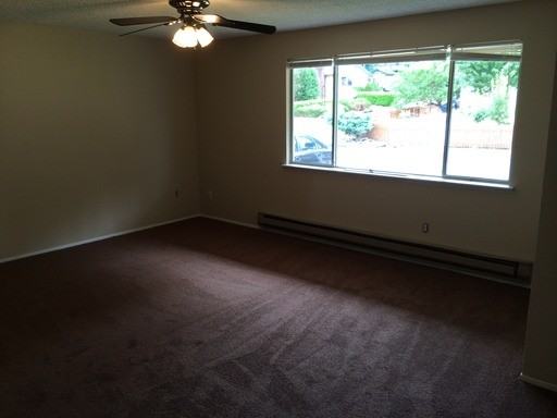 1202 Eleanor Ct - Photo 3 of 10