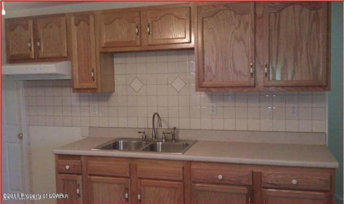 111 Kossack Street - Photo 2 of 6