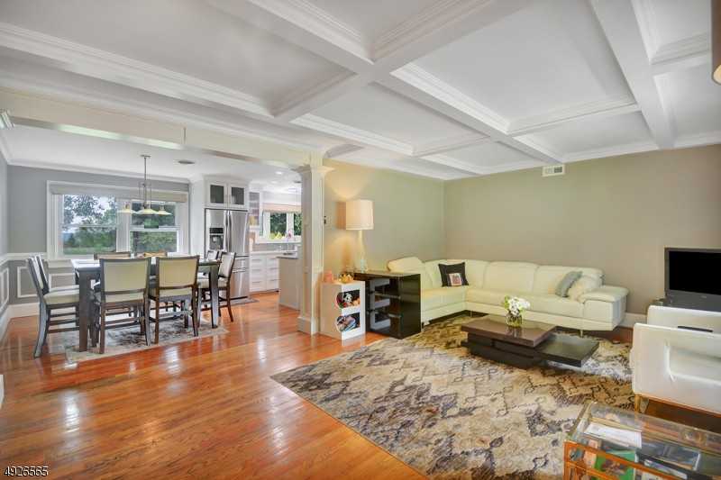 19 Dogwood Dr - Photo 3 of 25