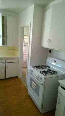 1230 Clay St - Photo 3 of 7