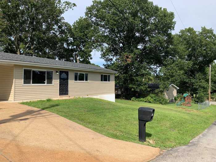 44 Lois Lane - Photo 3 of 50