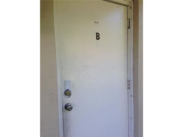 1961 Gardenia Rd - Photo 3 of 9